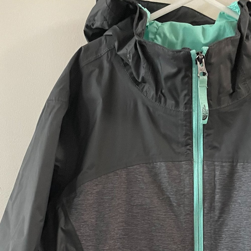 The North Face DryVent Girls Jacket - Picture 5 of 10